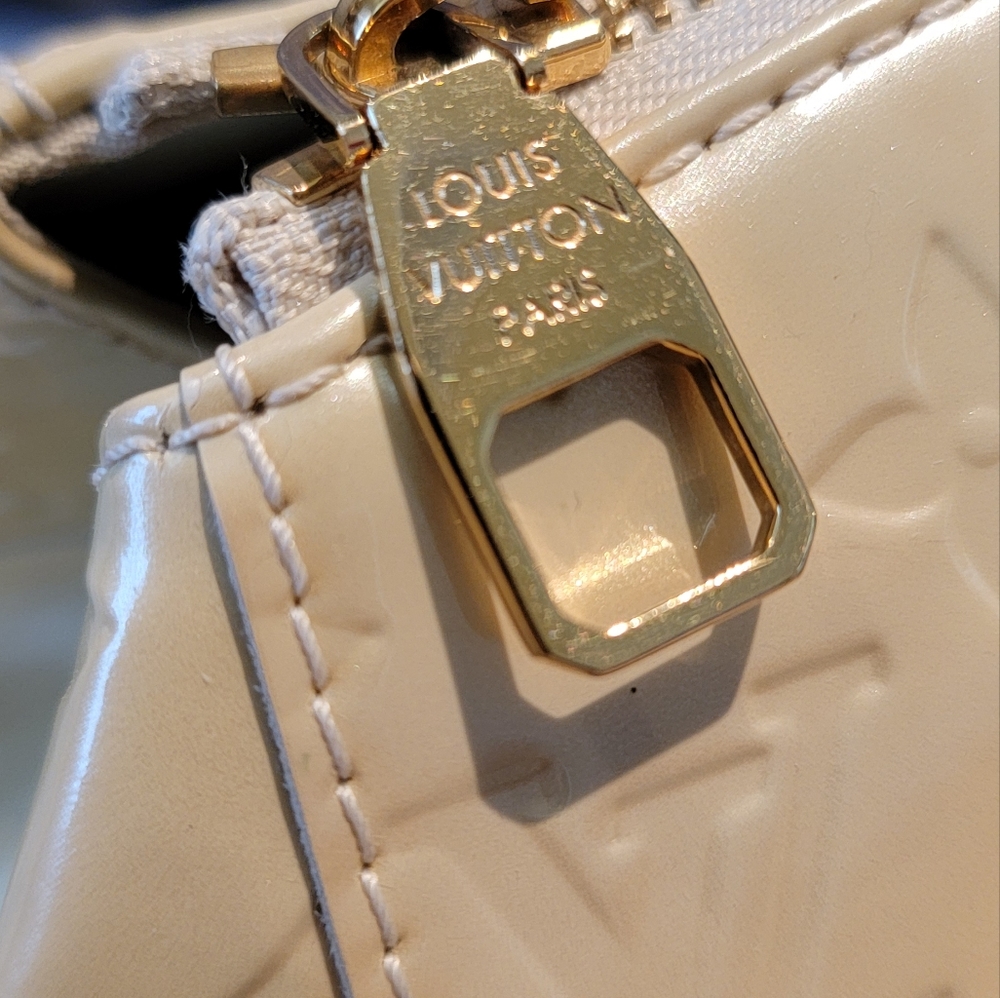 Louis Vuitton Beige Sherwood Monogram Satchel Handbag - Picture 8 of 14